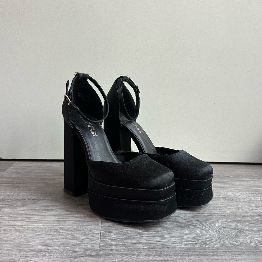 Dream Pairs High Chunky Square Toe Ankle Strap Platform Pumps
